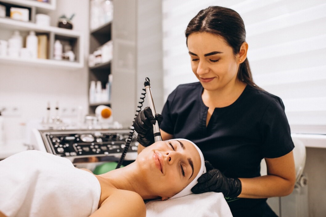 L’anarchie des salons de beauté au Maroc : une réglementation s’impose