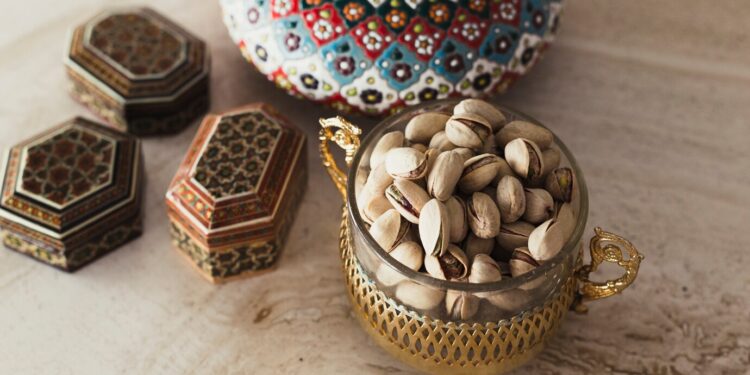 Ramadan-Konzept mit Pistazien Marokko