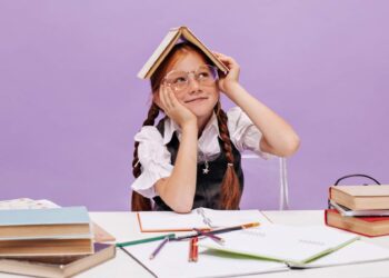 Kind-macht-Hausaufgaben