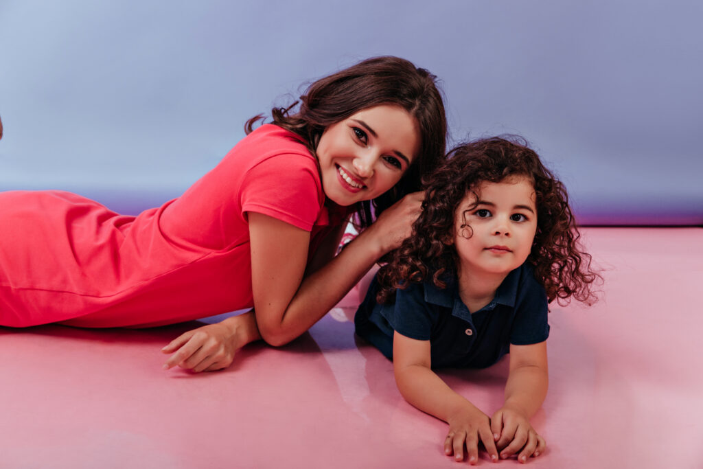moroccan-mother-girl-family-home-morocco-parenting-tips-mawebzine