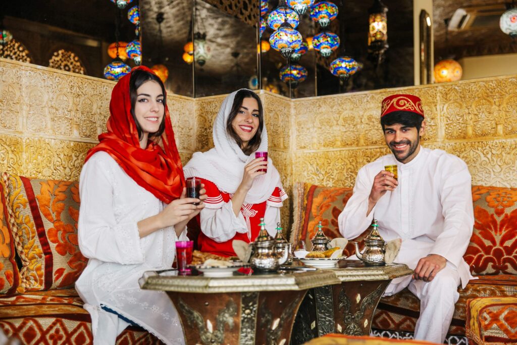 moroccan-people-having-tea