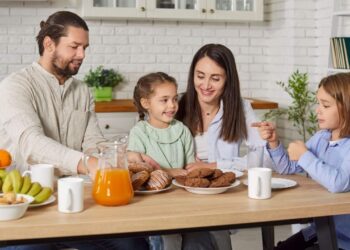 moroccan-children-eating - MAwebzine moroccan-children-eating