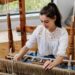 moroccan-doing-berber-weaving