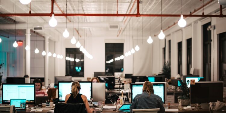 office-tech-unsplash - MAwebzine Oracle O&O-hubteam werkt aan cloud- en AI-oplossingen in Marokko
