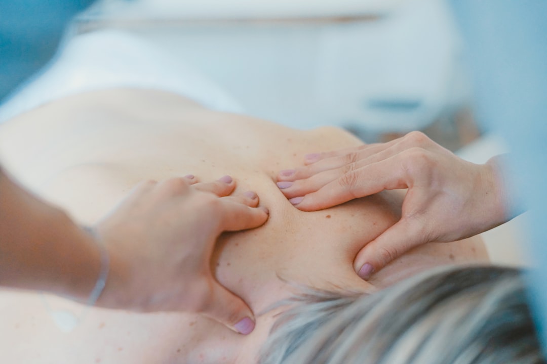 Osteopathie Marokko hands-on rugbehandeling vertegenwoordigt ongereguleerde complementaire zorg